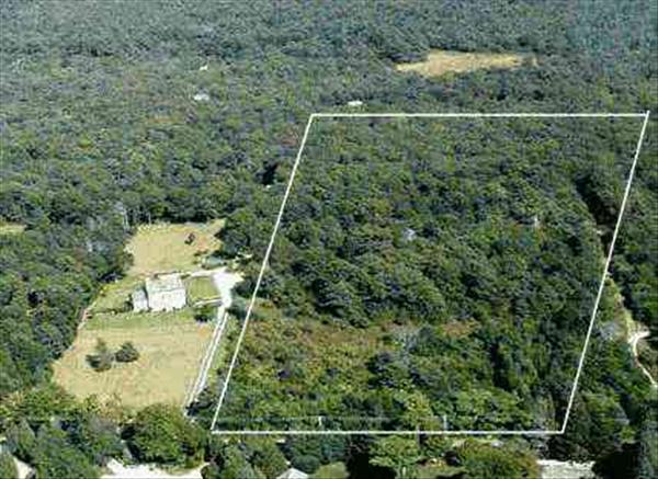 674 Old County Road West Tisbury, MA 02568 - Photo 1 of 1 http://d1qzqeyxiitrap.cloudfront.net/photos/11458/600/ffb49f52.jpg