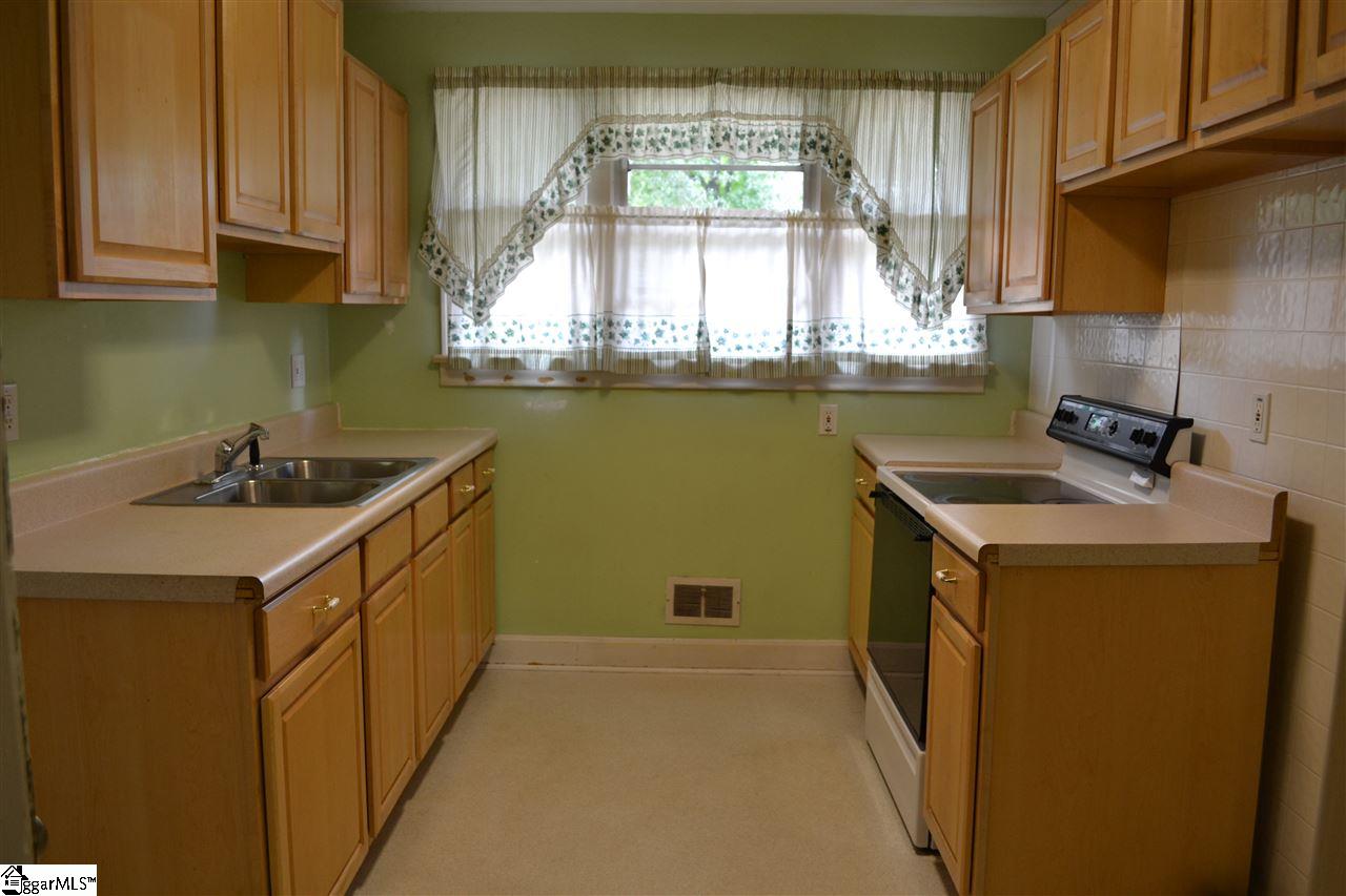 605 Rockmont Road Greenville, SC 29615 - Photo 3 of 14 Gallery Image 3