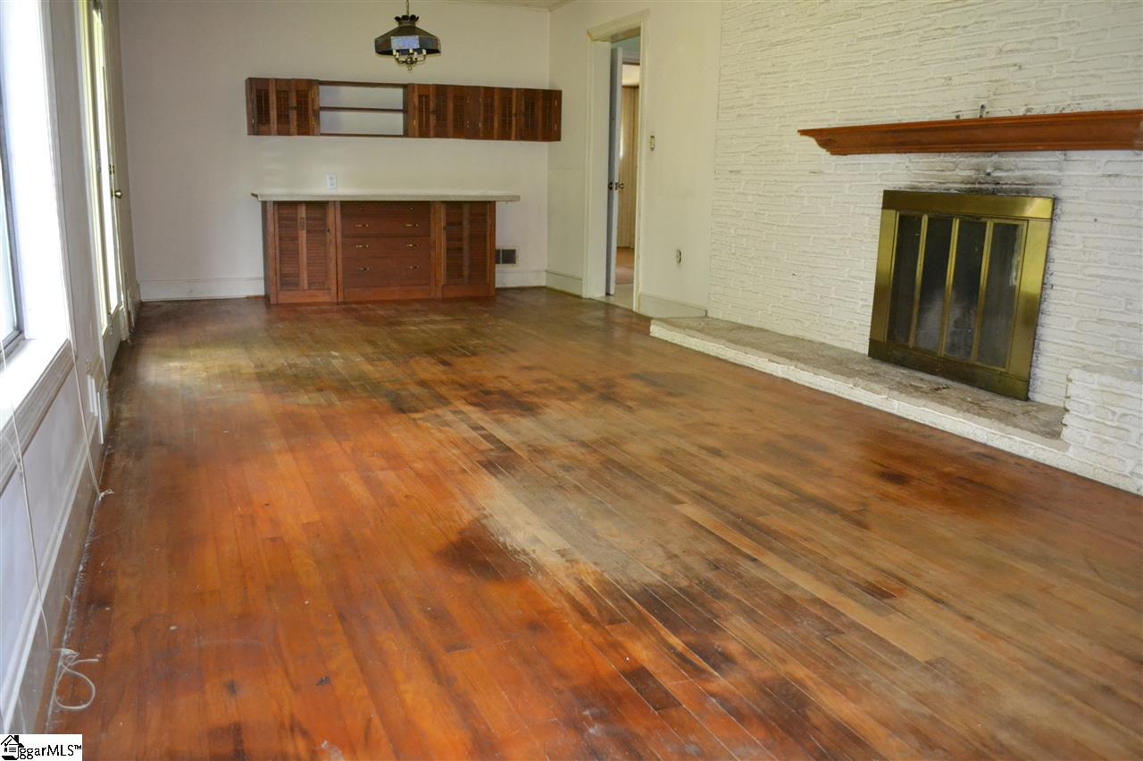 605 Rockmont Road Greenville, SC 29615 - Photo 4 of 14 Gallery Image 4