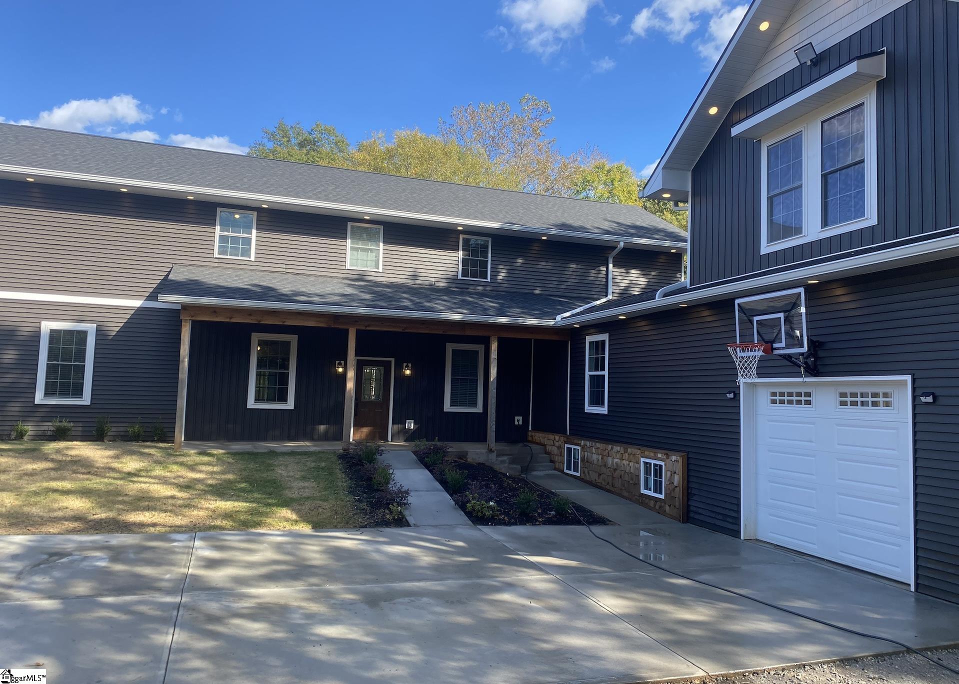 143 Marler Road Gray Court, SC 29645 - Photo 3 of 28