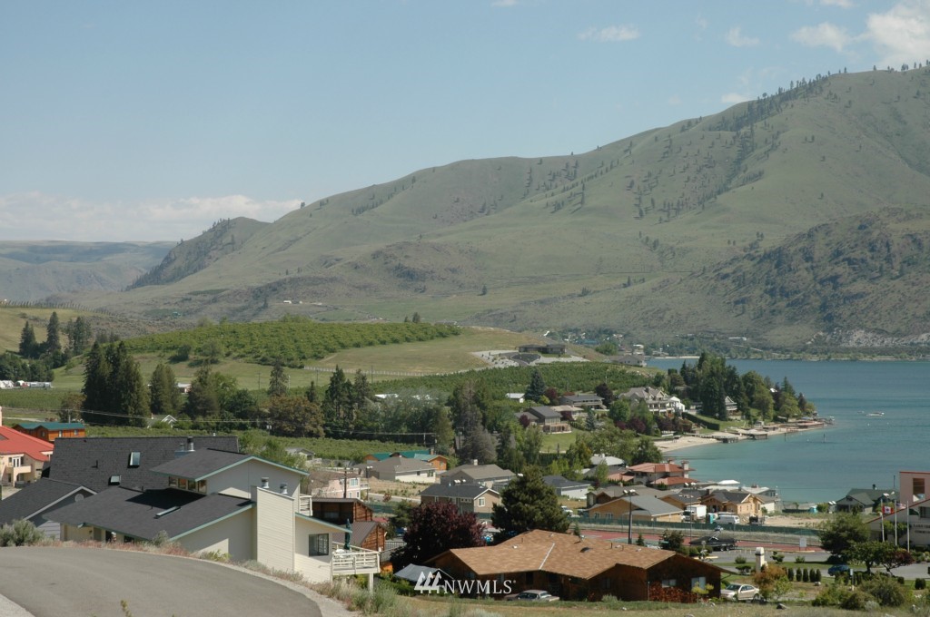 120 Riviera Drive Chelan, WA 98816 - Photo 1 of 11 Gallery Image 1