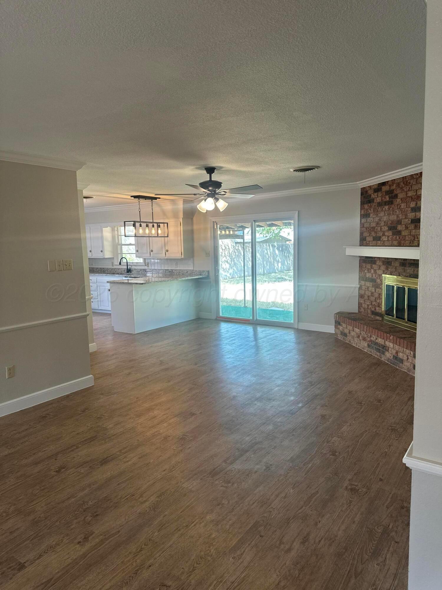 4803 Journey Street Amarillo, TX 79110 - Photo 3 of 15 Living/dining