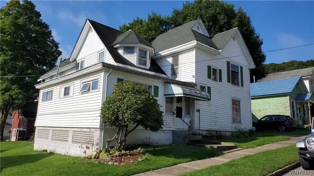 $174,900 | 23 Waverly Street, New Albion, NY 14719