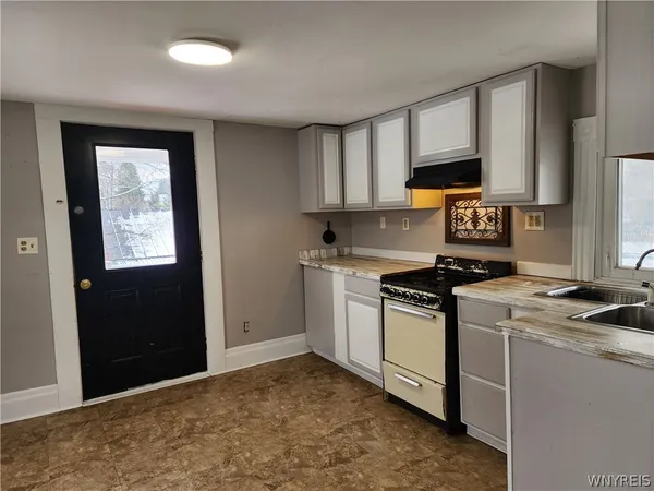 $174,900 | 23 Waverly Street, New Albion, NY 14719