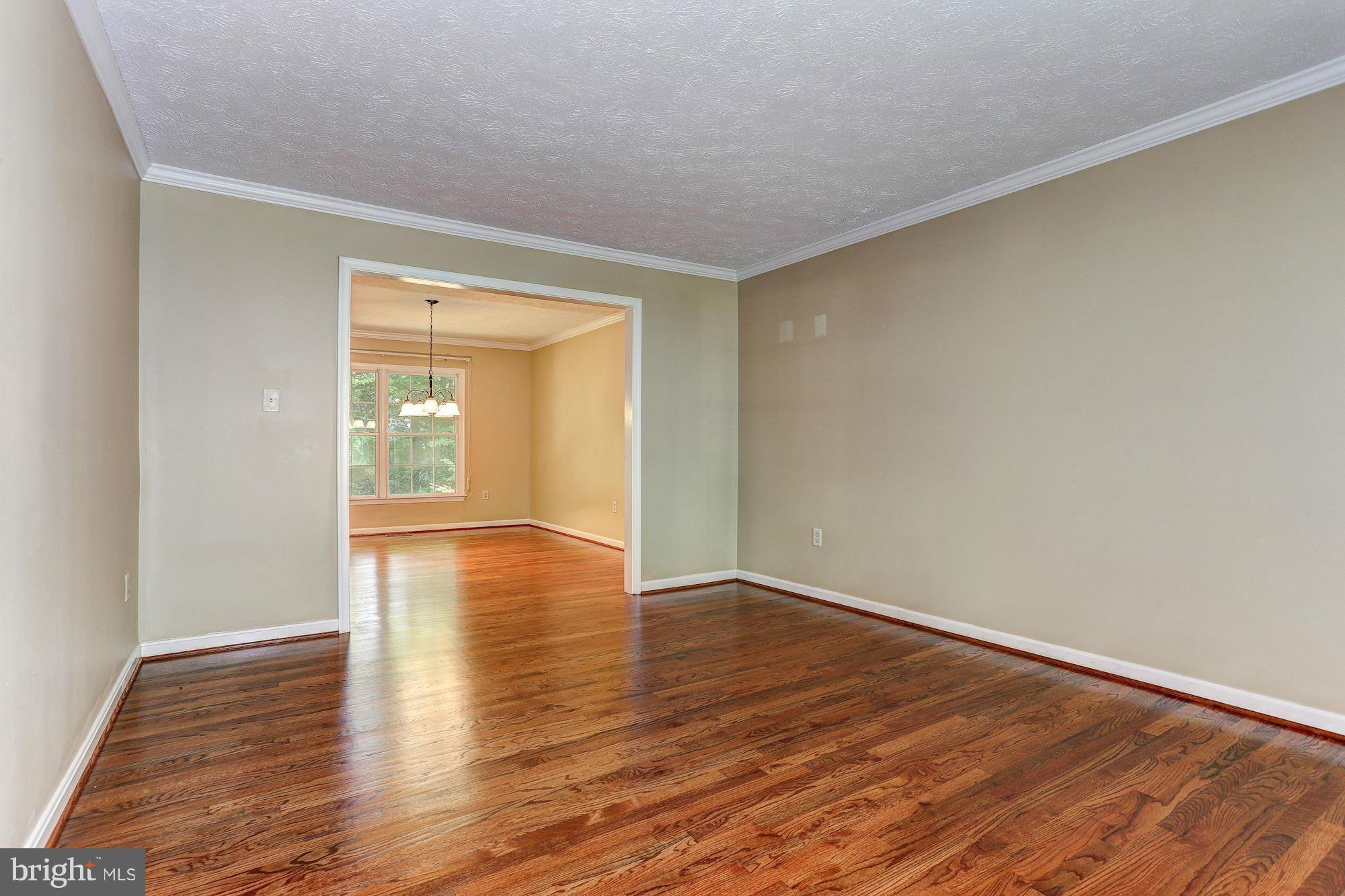 3510 Rippling Way Laurel, MD 20724 - Photo 4 of 29 Living Room