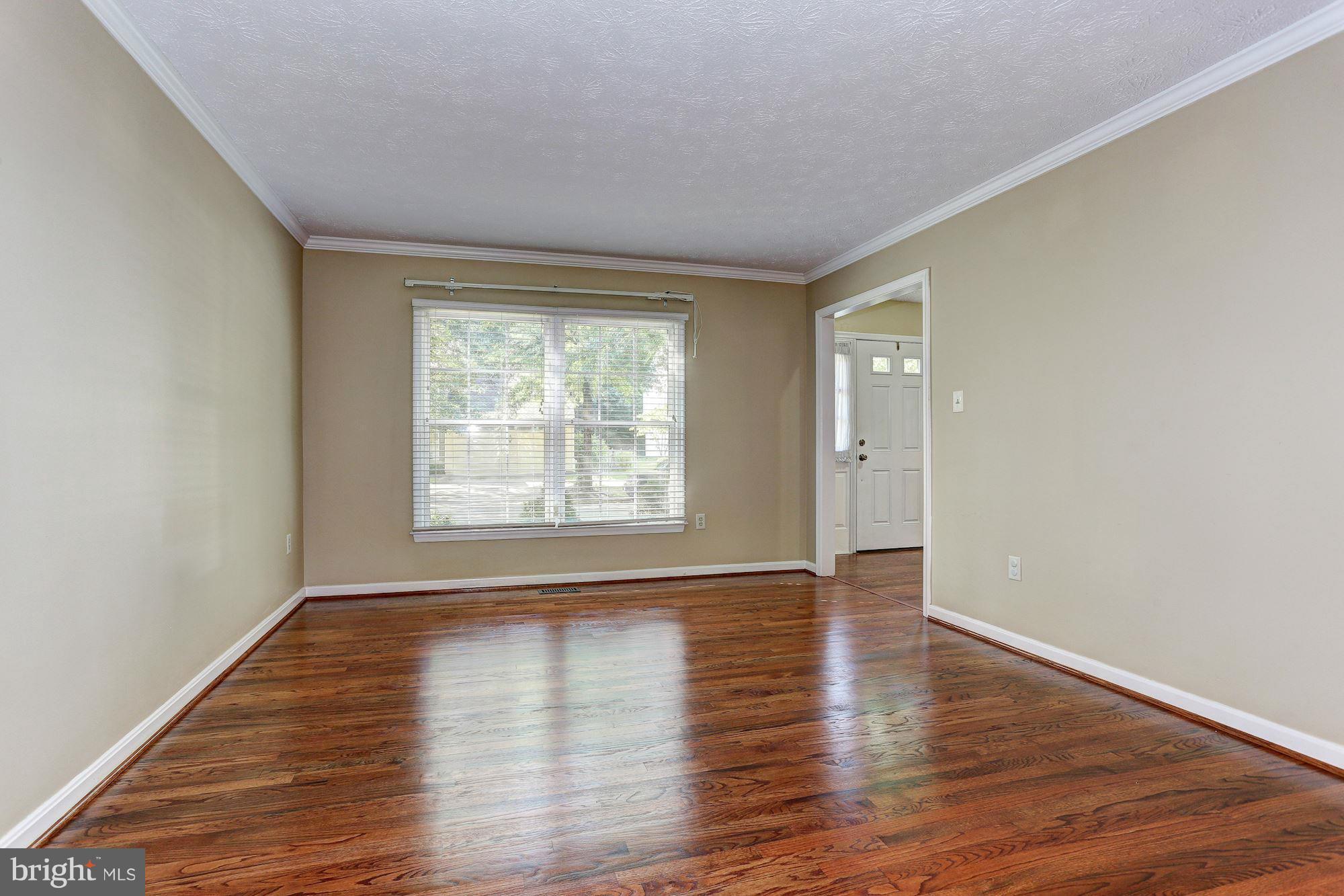3510 Rippling Way Laurel, MD 20724 - Photo 5 of 29 Living Room