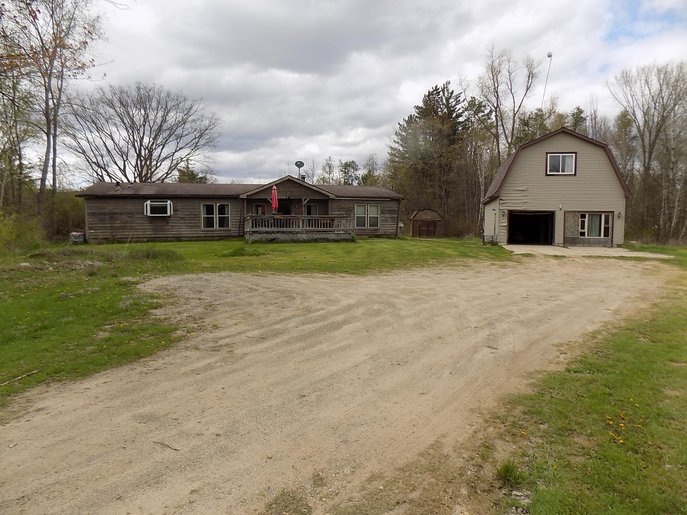 8901 East Ashard Road Clare, MI 48617 - Photo 1 of 42