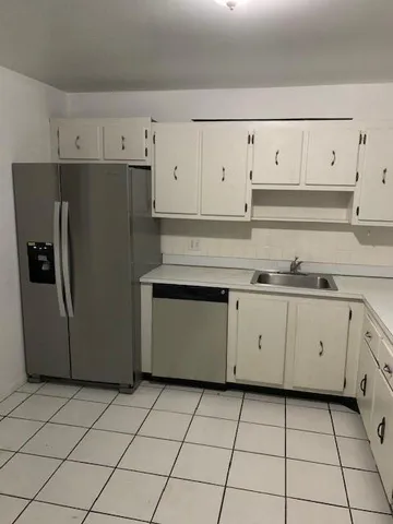 $2,600 | 4131 Stirling Road, Unit 304, Davie, FL 33314