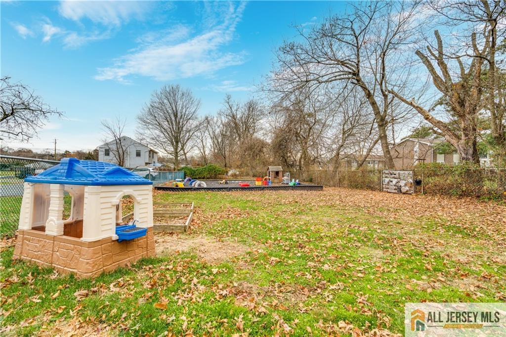 9 Stanworth Road Kendall Park, NJ 08824 - Photo 16 of 20