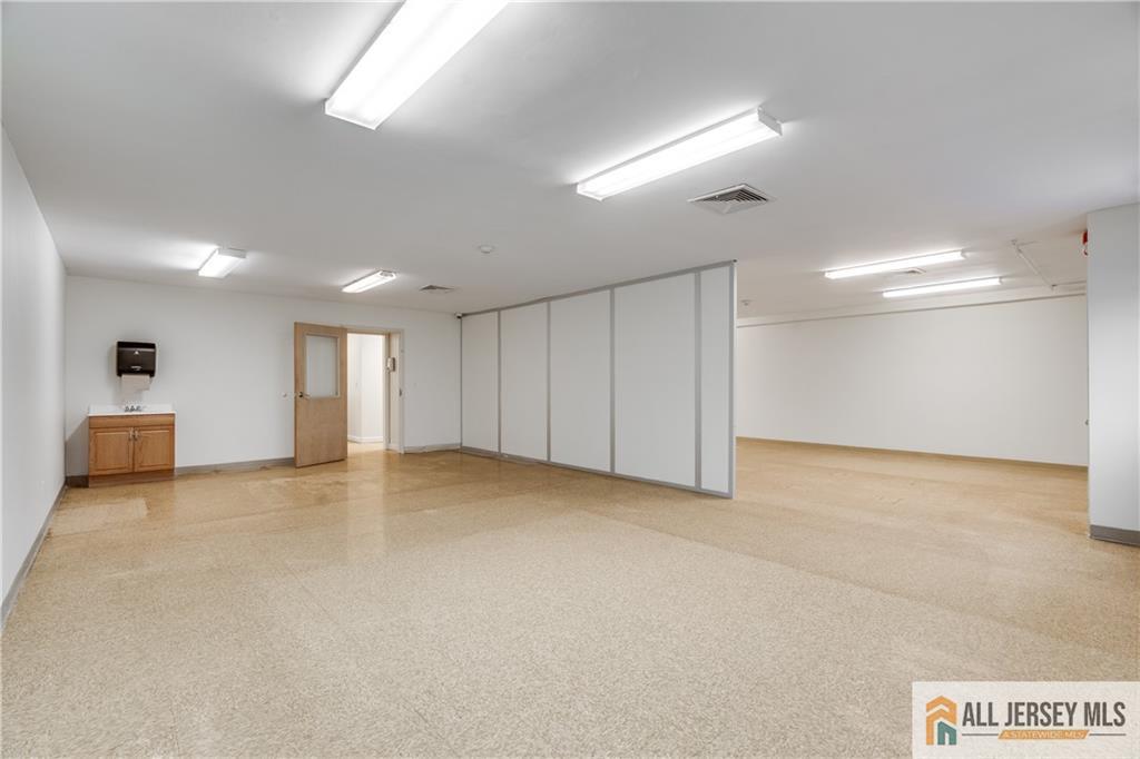 9 Stanworth Road Kendall Park, NJ 08824 - Photo 8 of 20