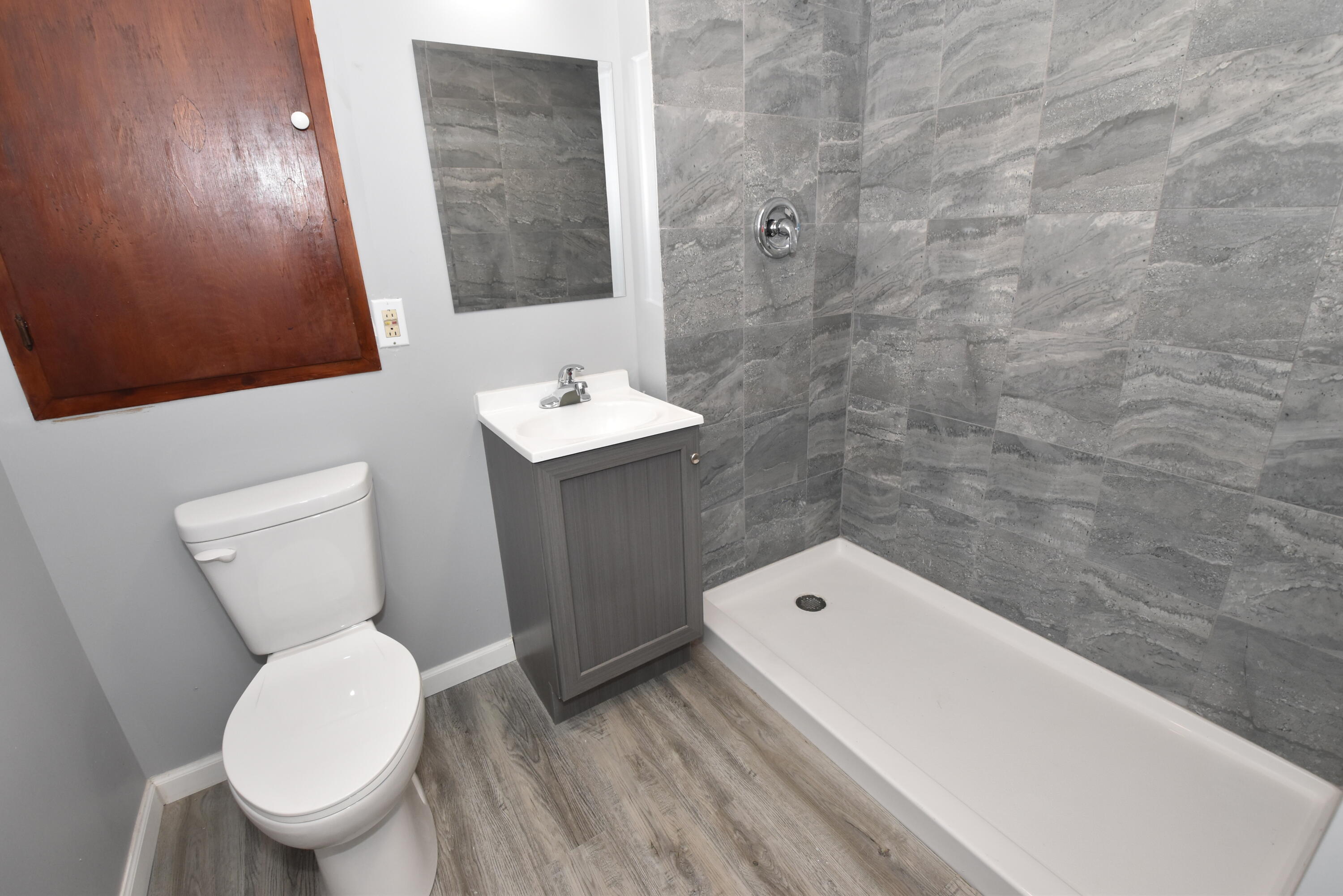 3209 Charles Street Racine, WI 53402 - Photo 17 of 44 Bath