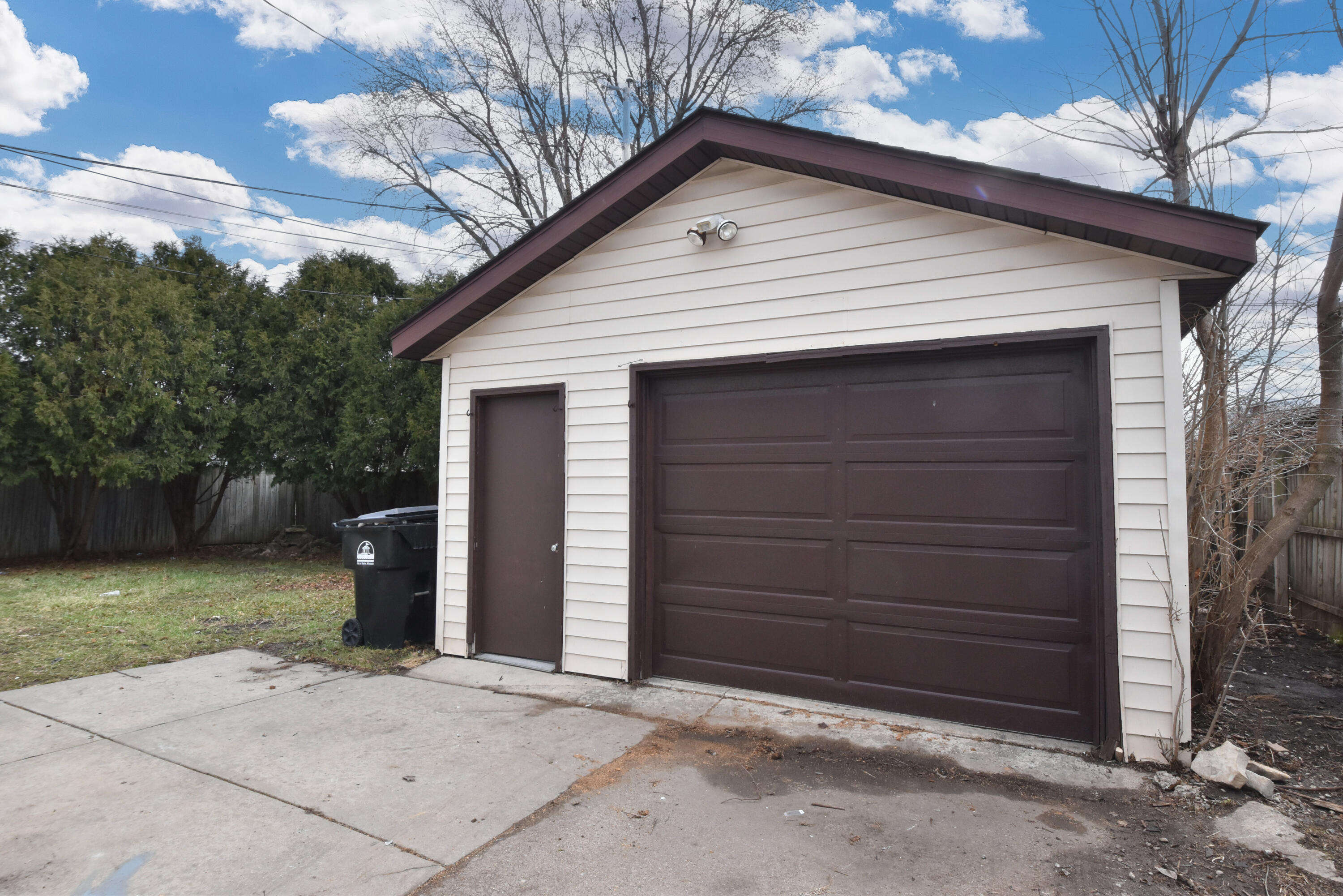 3209 Charles Street Racine, WI 53402 - Photo 41 of 44 Garage