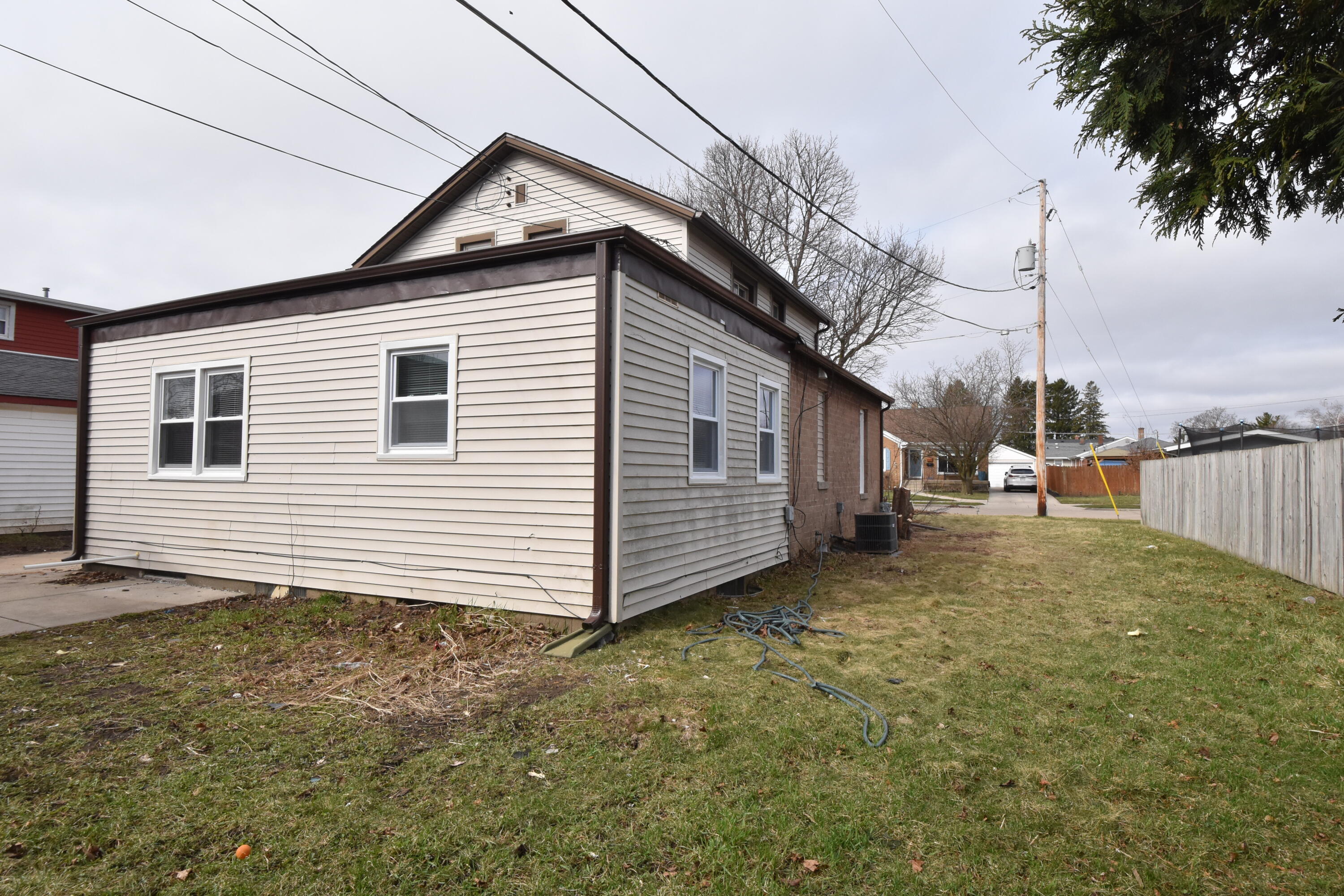 3209 Charles Street Racine, WI 53402 - Photo 42 of 44 Back view