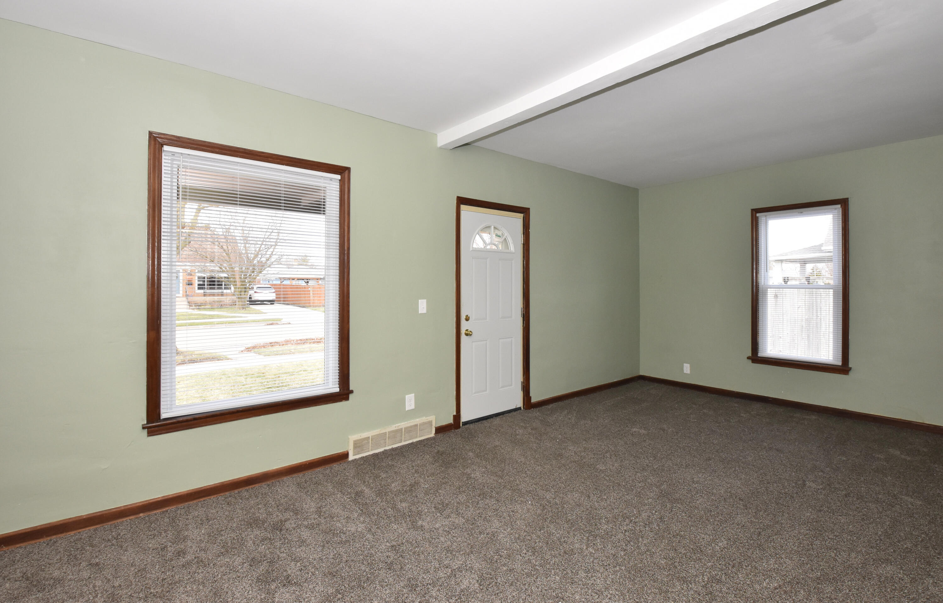 3209 Charles Street Racine, WI 53402 - Photo 5 of 44 Living Room