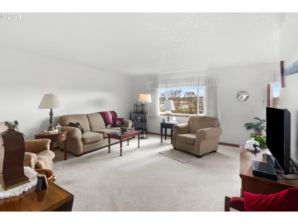 $219,000 | 1900 Northwest Carden Avenue, Unit 22, Pendleton, OR 97801