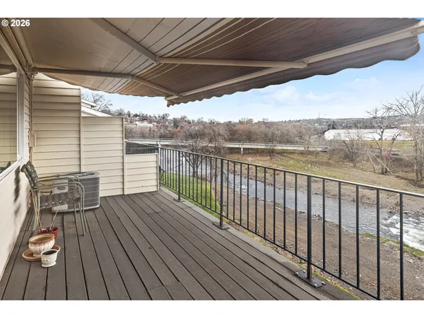 $219,000 | 1900 Northwest Carden Avenue, Unit 22, Pendleton, OR 97801