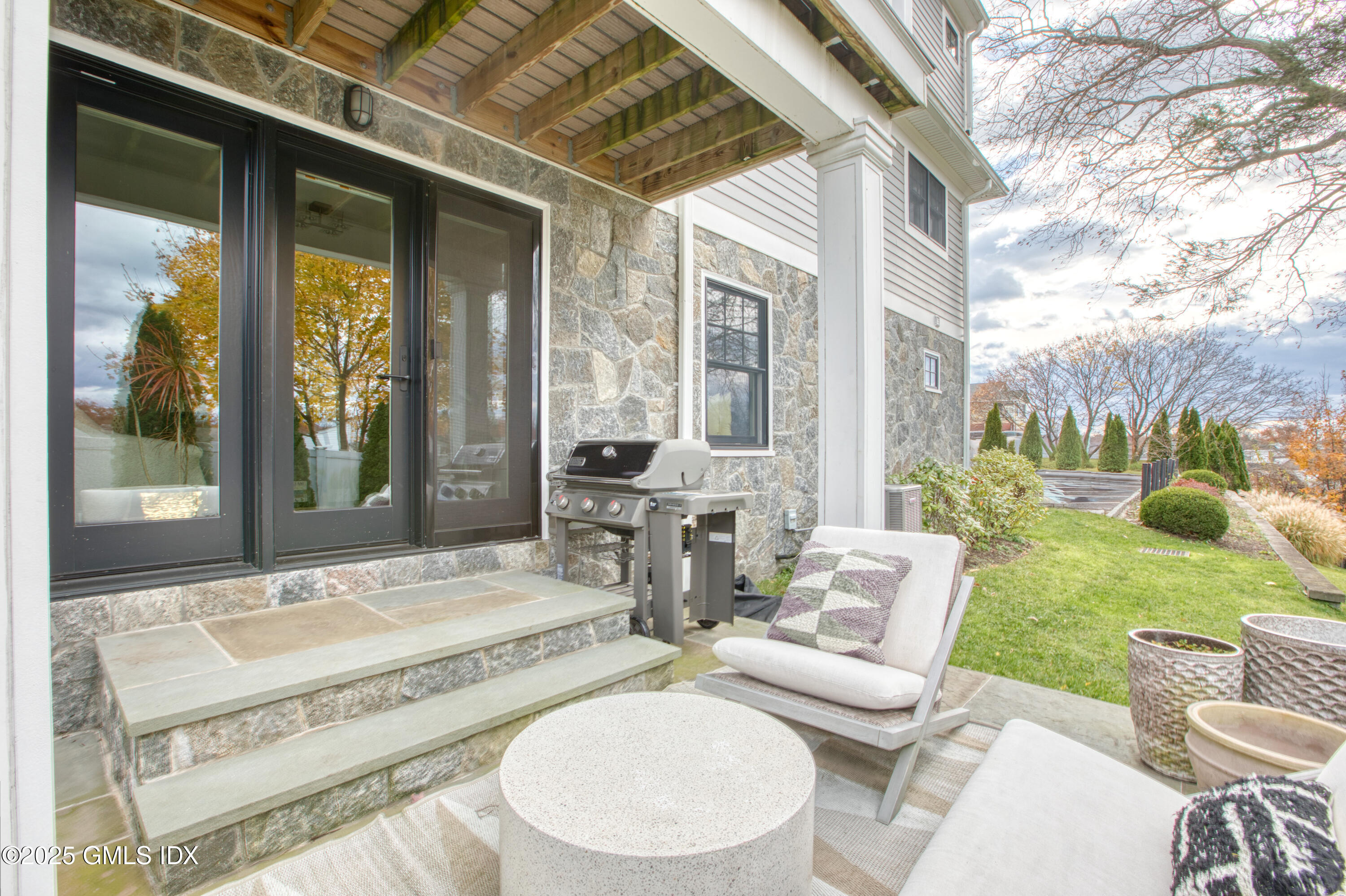 24 Harold Street, Unit E Cos Cob, CT 06807 - Photo 4 of 36 864A2383-8