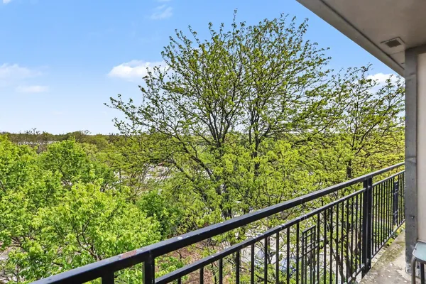 $139,900 | 5810 Oakwood Drive, Unit 5C, Lisle, IL 60532