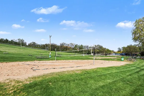 $139,900 | 5810 Oakwood Drive, Unit 5C, Lisle, IL 60532