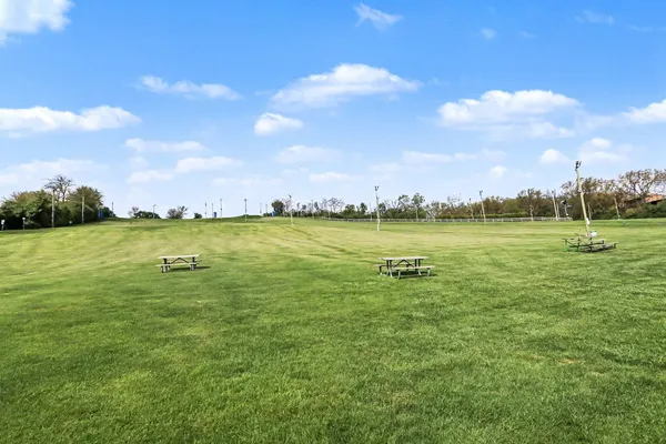 $139,900 | 5810 Oakwood Drive, Unit 5C, Lisle, IL 60532