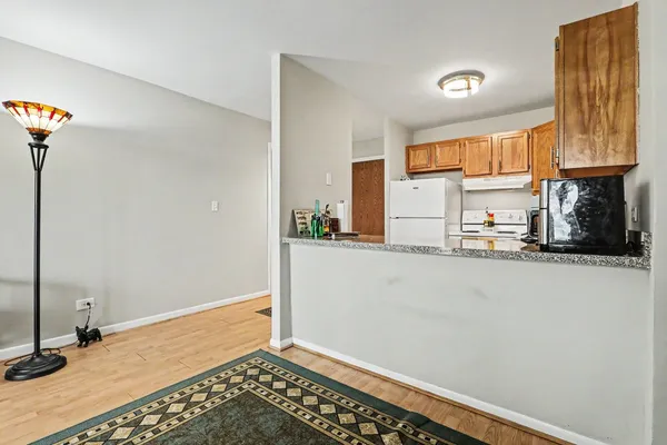 $139,900 | 5810 Oakwood Drive, Unit 5C, Lisle, IL 60532