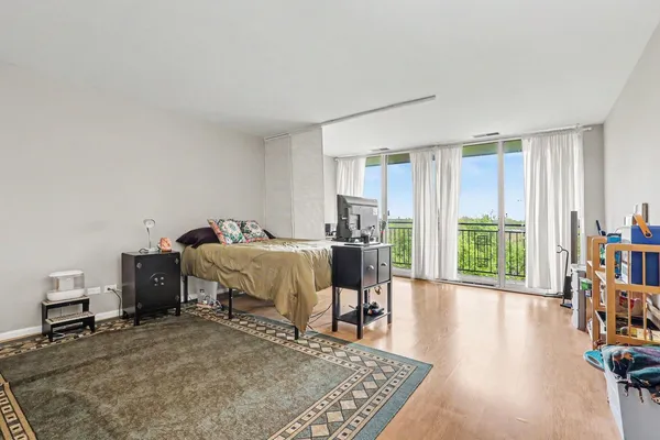 $139,900 | 5810 Oakwood Drive, Unit 5C, Lisle, IL 60532