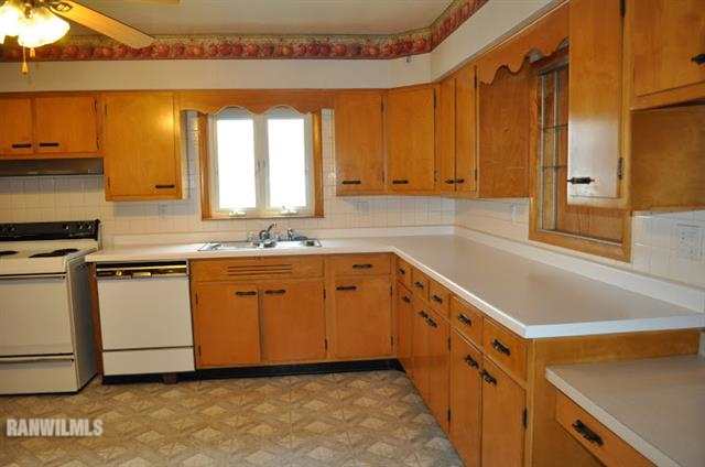 727 West Walnut Road Freeport, IL 61032 - Photo 8 of 11 a view of a kitchen with cabinets