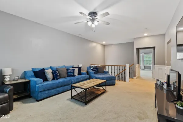 a view of livingroom with furniture and windows