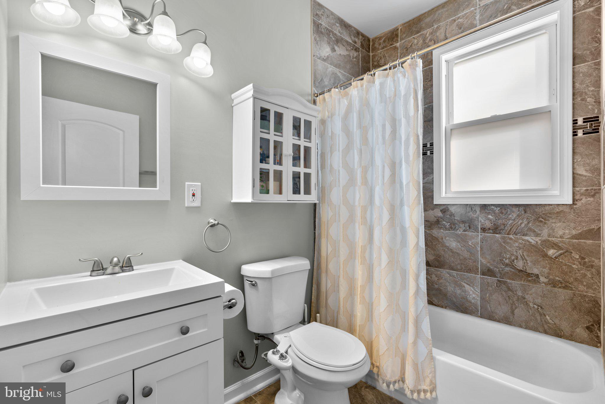 5310 Brabant Road Baltimore, MD 21229 - Photo 3 of 46