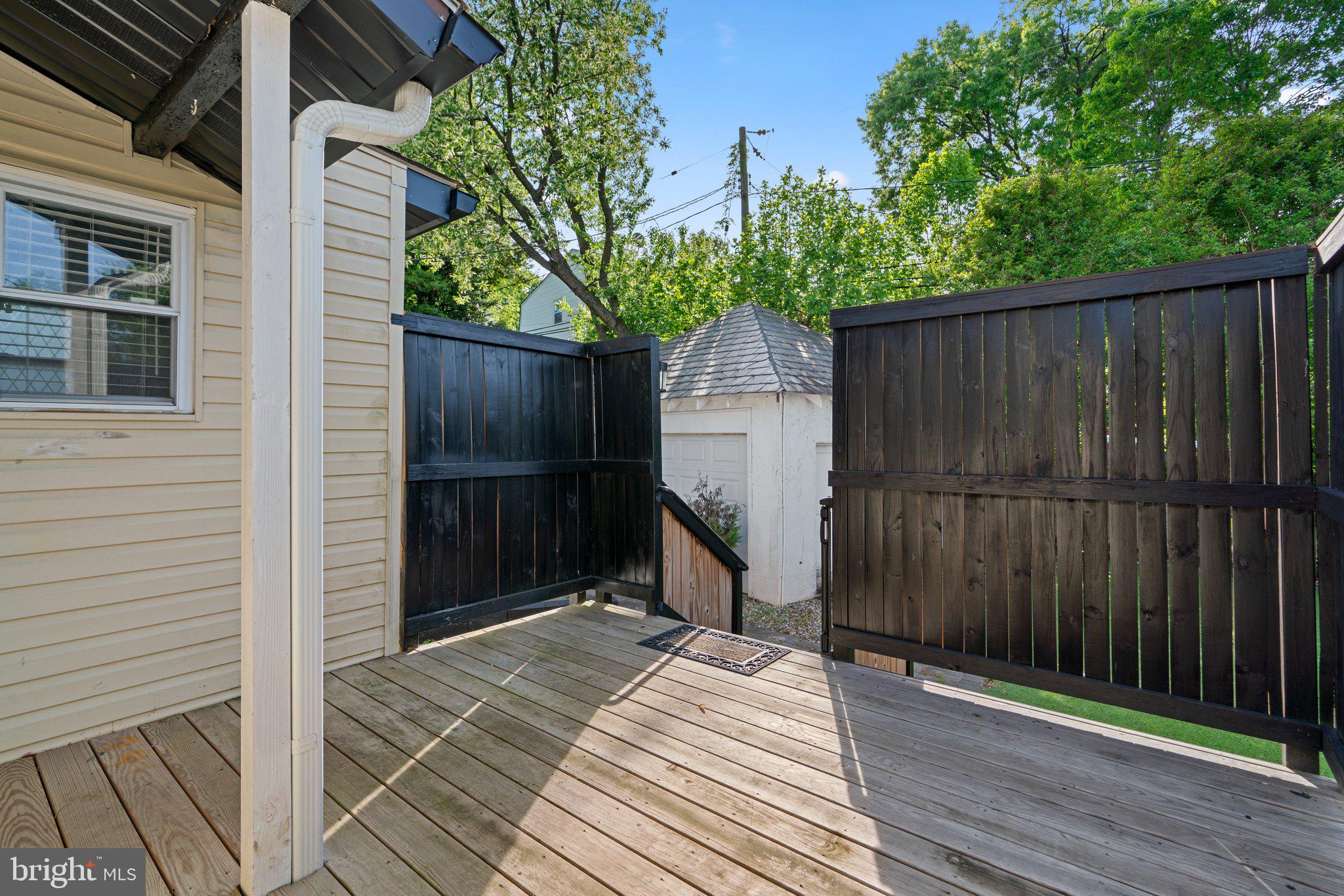5310 Brabant Road Baltimore, MD 21229 - Photo 4 of 46
