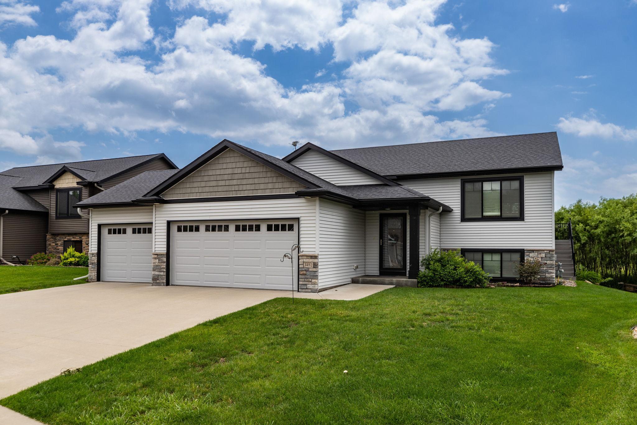 3452 Bridgeview Drive Southeast Rochester, MN 55904 - Photo 1 of 36 Gallery Image 1
