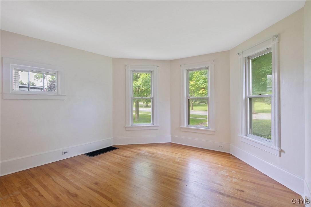 8 North Street Marcellus, NY 13108 - Photo 14 of 40 LIVING AREA