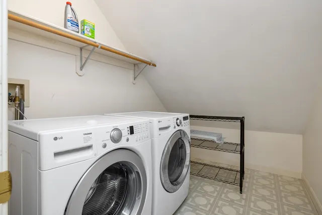 $1,095,000 | 19 Juniper Lane, Hampton, NH 03842