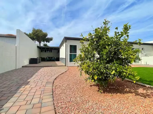 $2,950 | 153 Bahia Lane East, Litchfield Park, AZ 85340