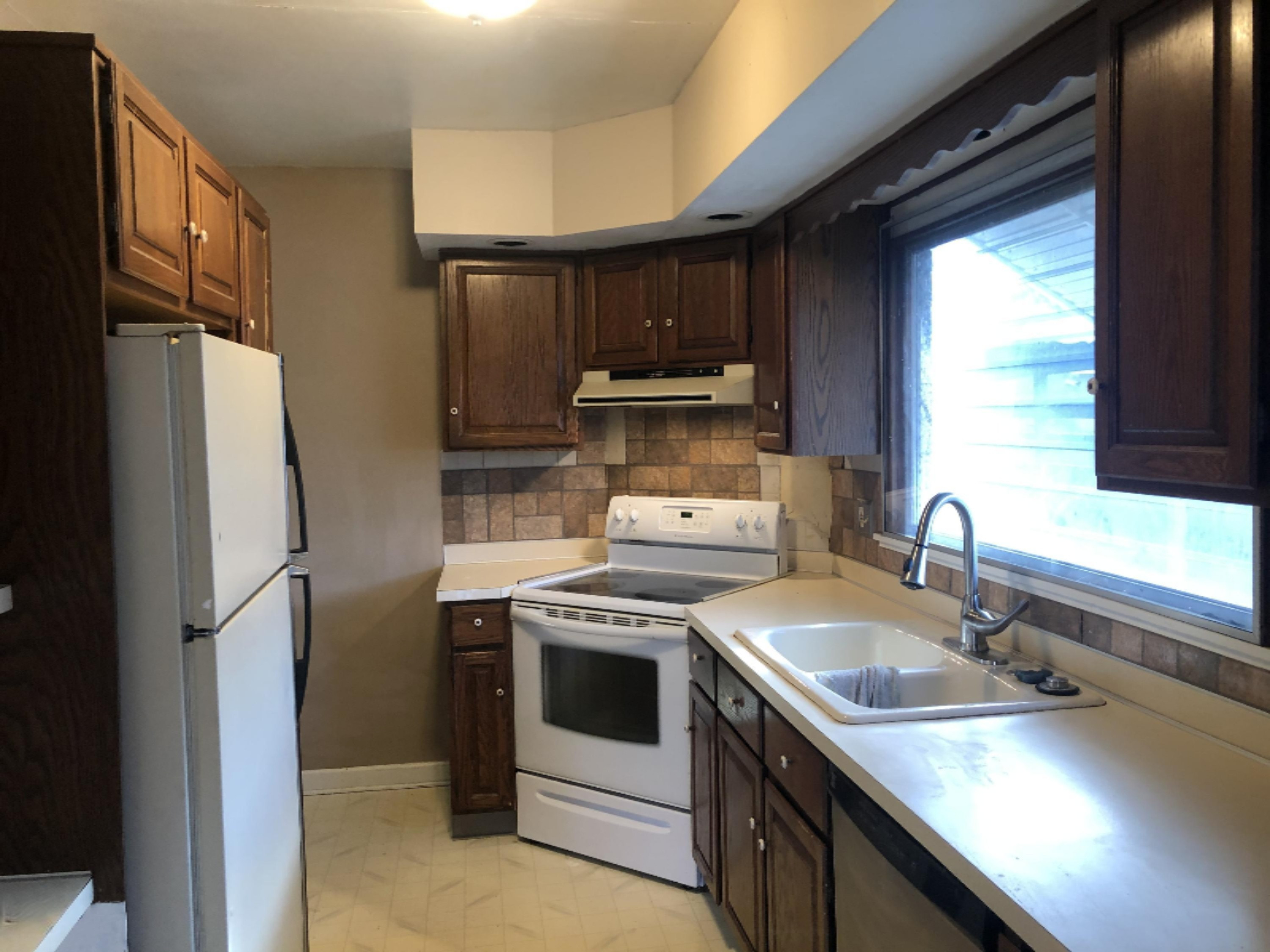 2832 Roosevelt Road Muskegon, MI 49441 - Photo 6 of 15 IMG_1607