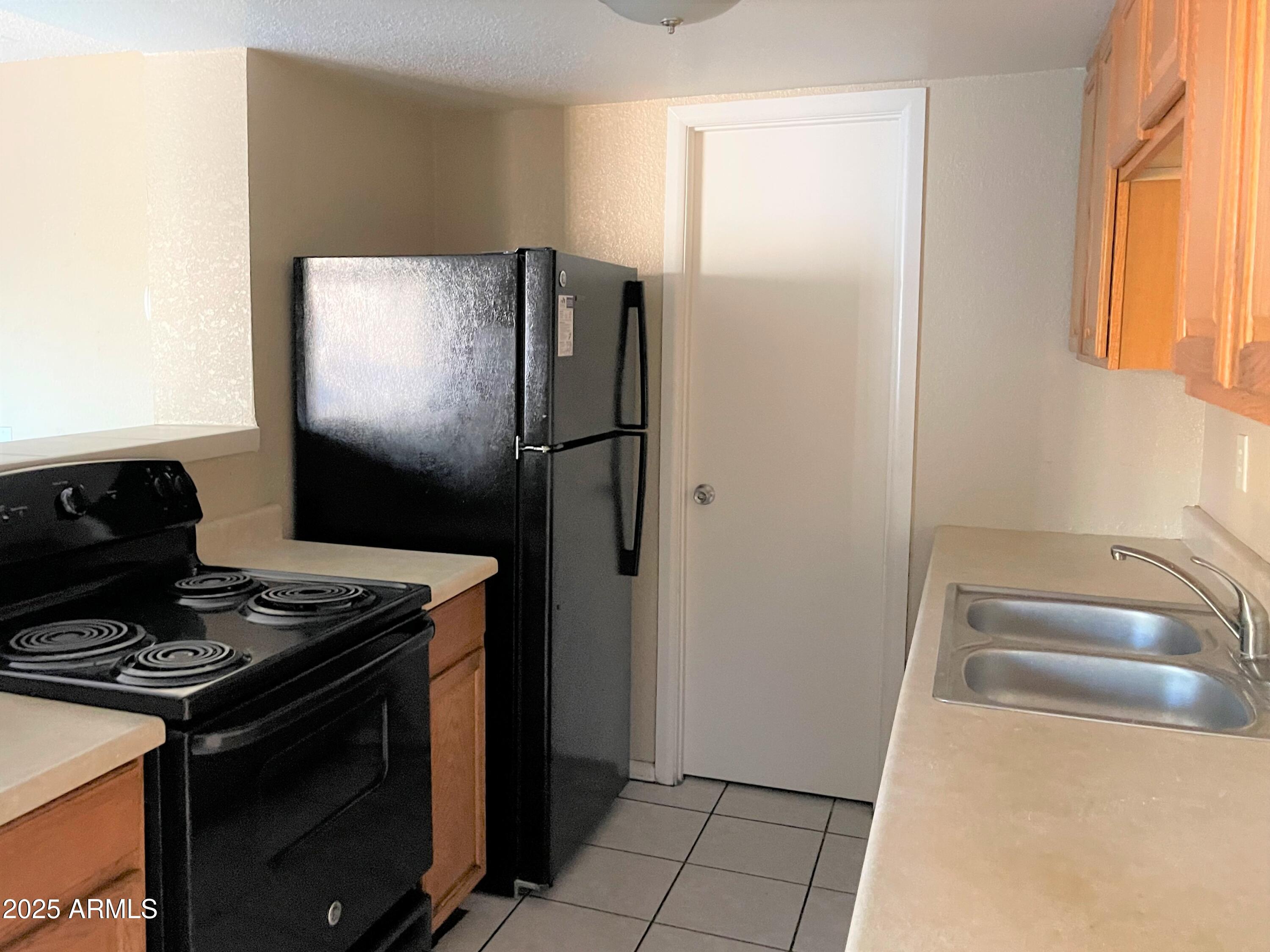 4514 East Riverside Street Phoenix, AZ 85040 - Photo 2 of 12 IMG_8566