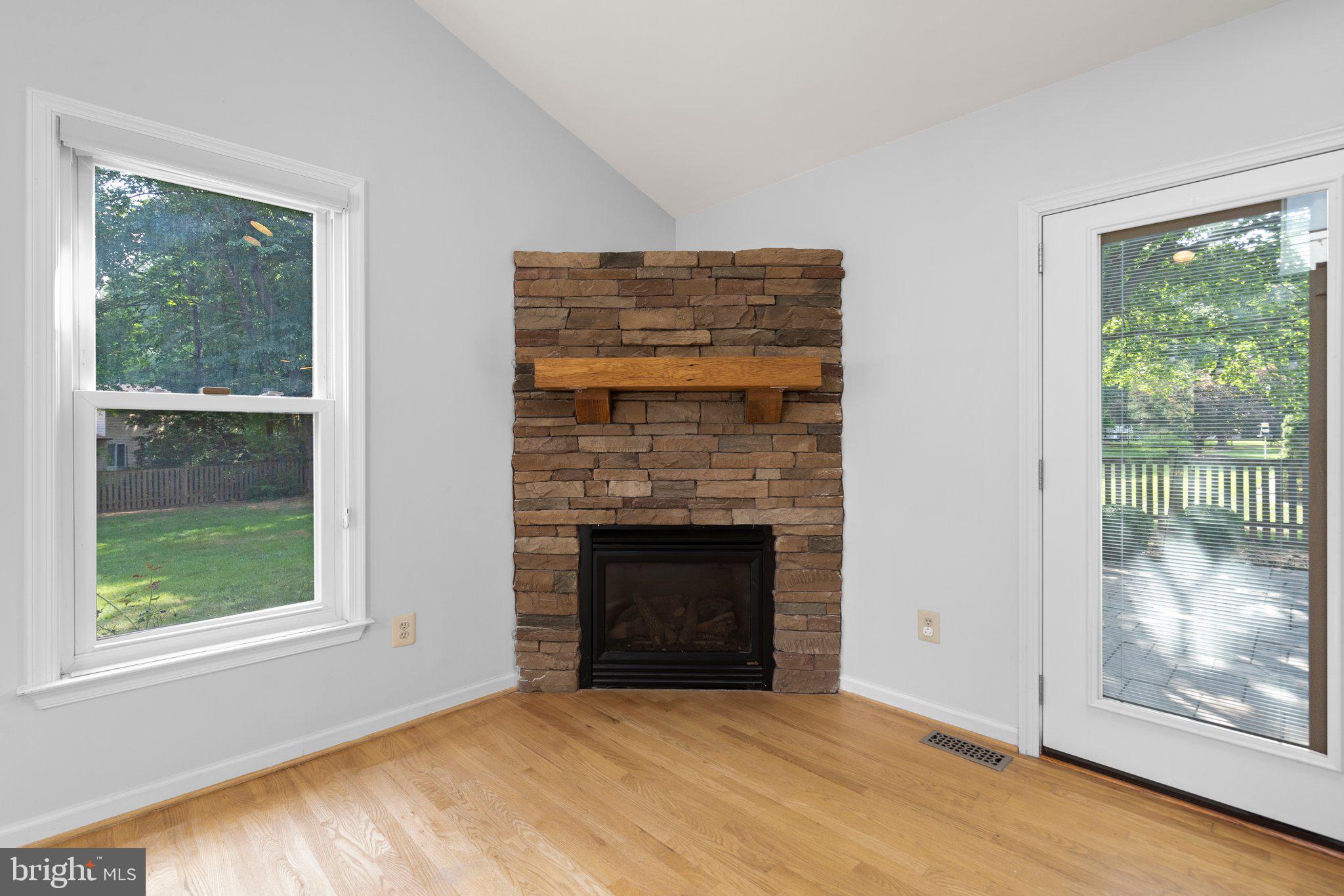 1033 Windmill Lane Silver Spring, MD 20905 - Photo 15 of 58