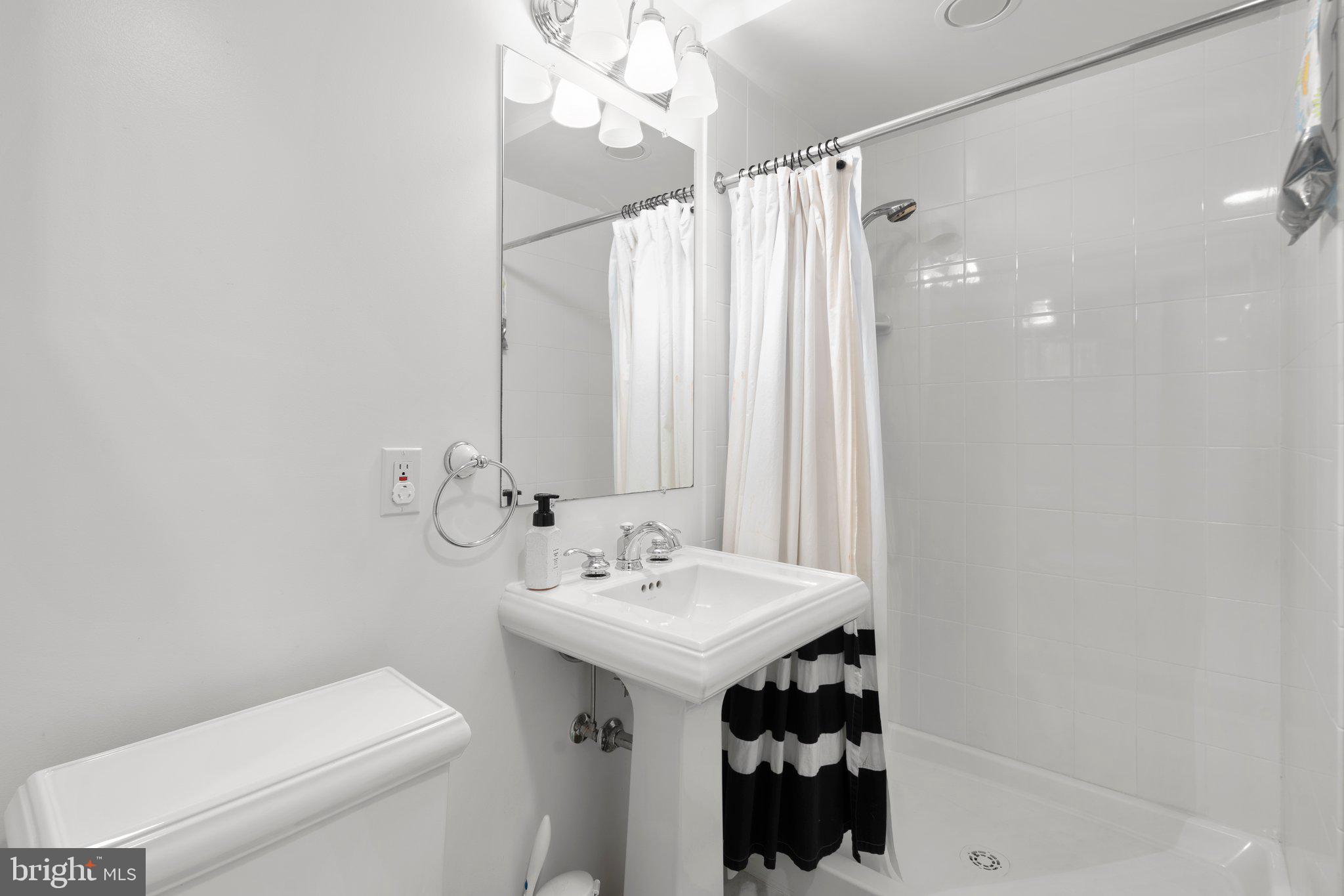 1033 Windmill Lane Silver Spring, MD 20905 - Photo 47 of 58