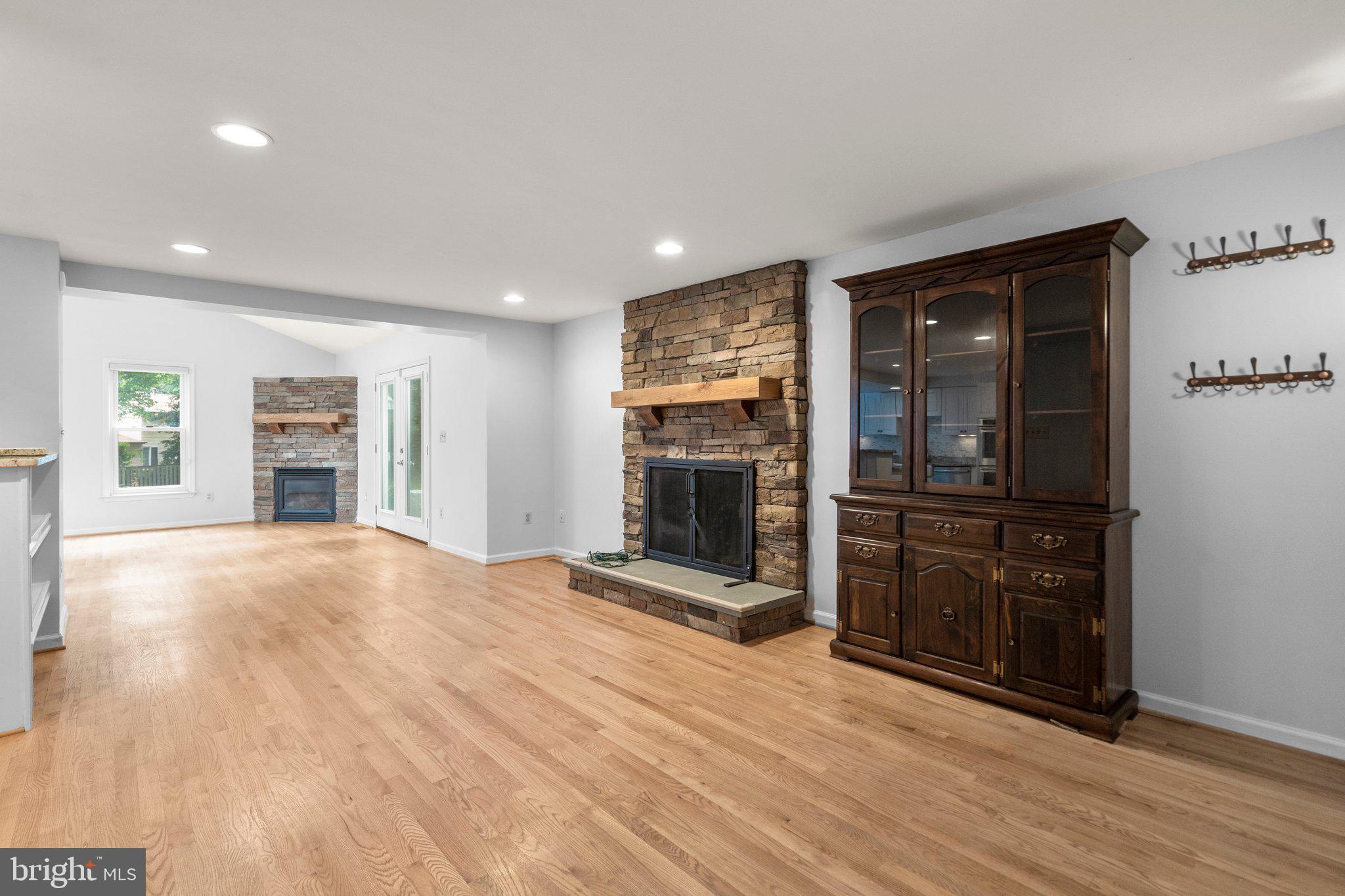 1033 Windmill Lane Silver Spring, MD 20905 - Photo 7 of 58