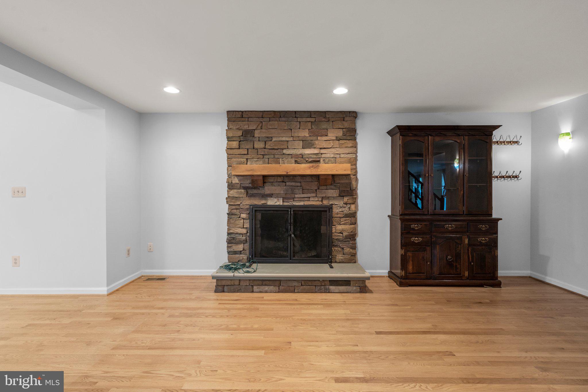 1033 Windmill Lane Silver Spring, MD 20905 - Photo 8 of 58