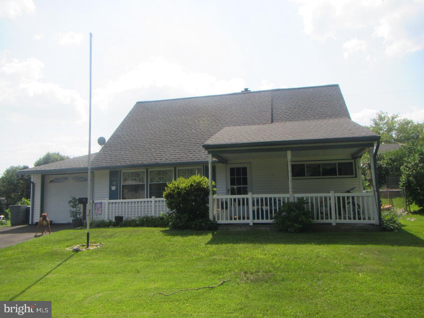 9 Canna Road Levittown, PA 19057 - Photo 2 of 12 Gallery Image 2