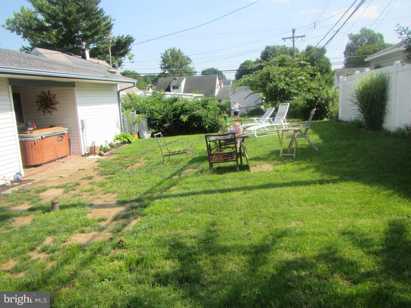9 Canna Road Levittown, PA 19057 - Photo 4 of 12 Gallery Image 4