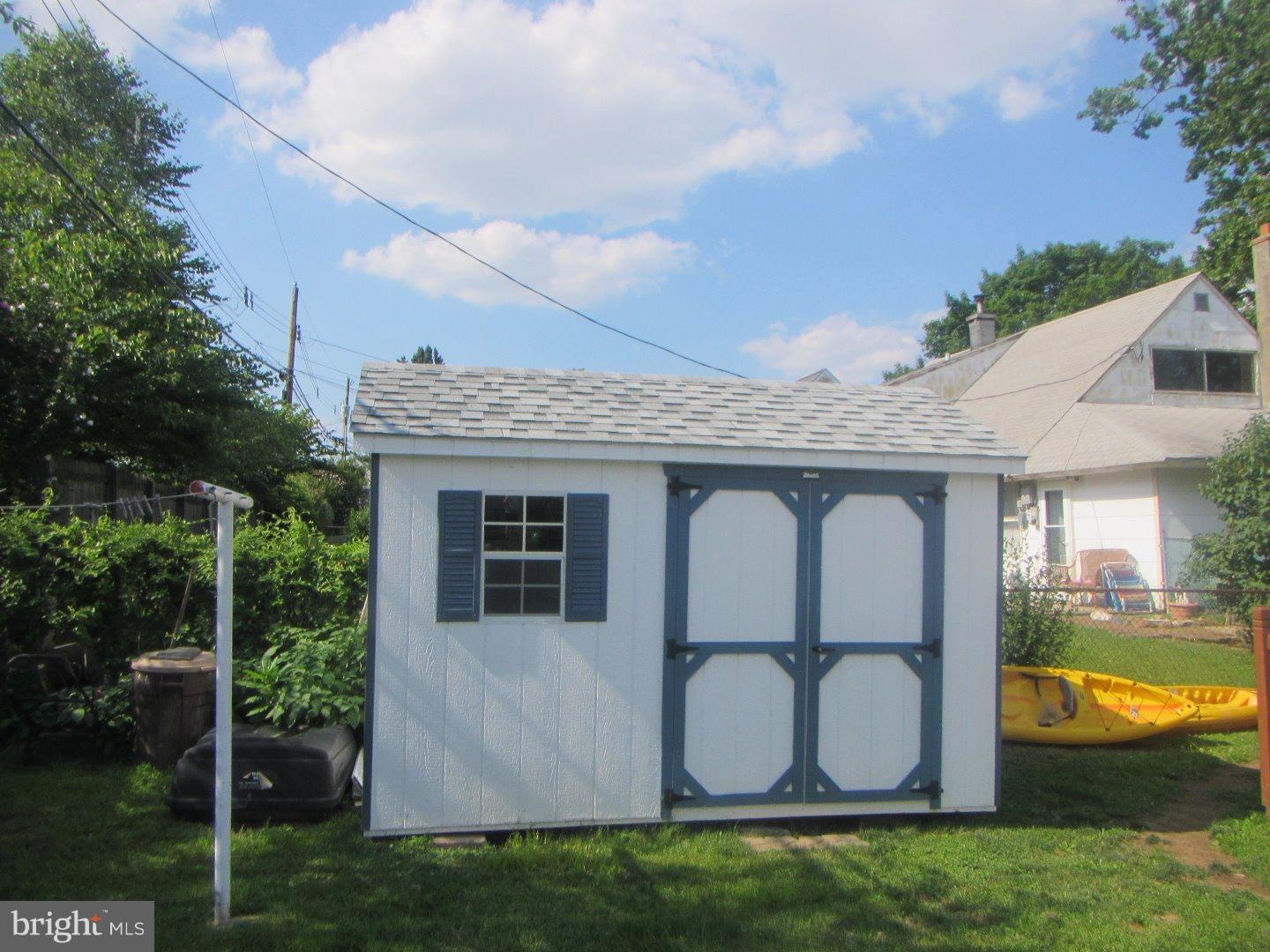 9 Canna Road Levittown, PA 19057 - Photo 5 of 12 Gallery Image 5