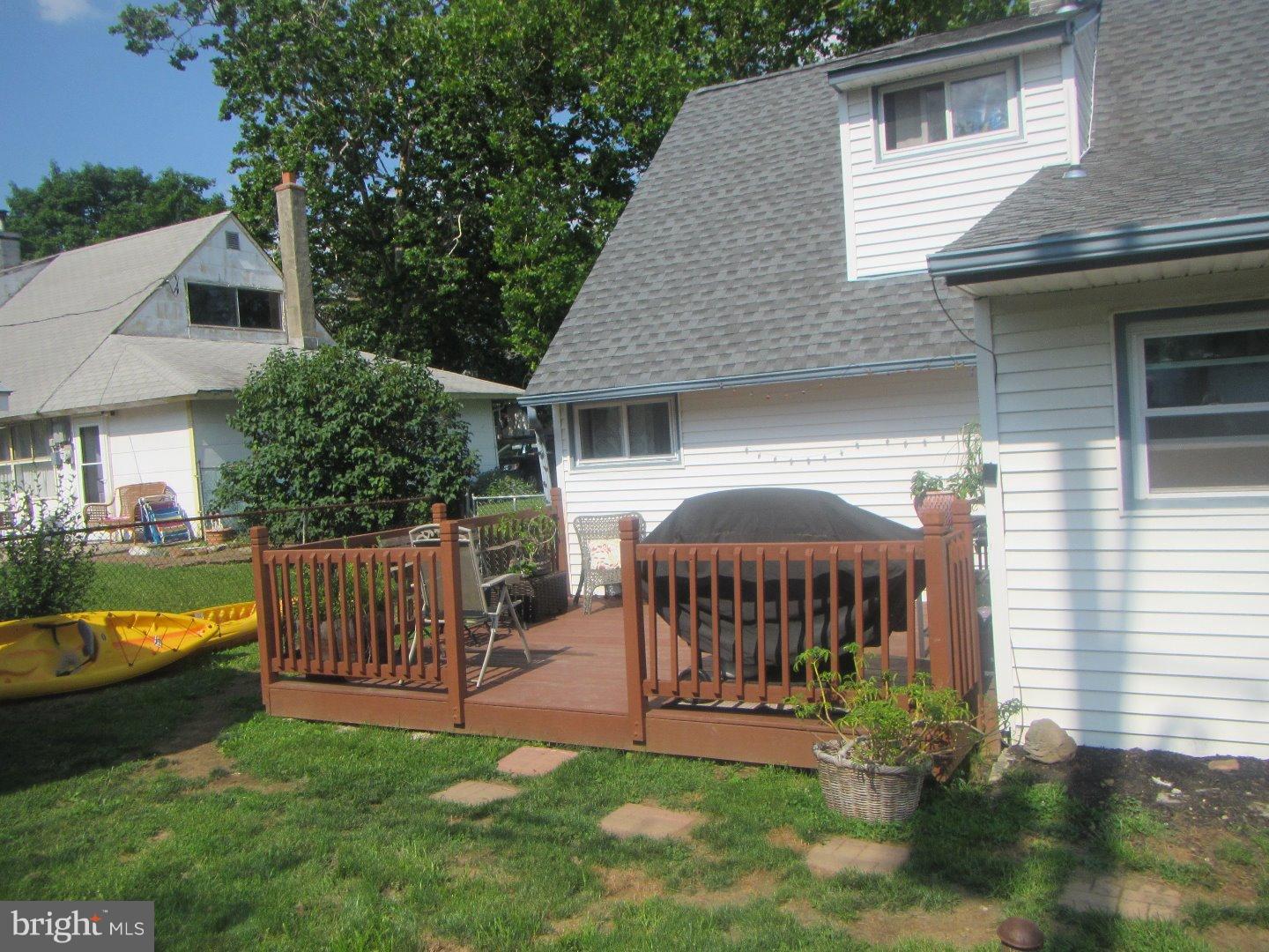 9 Canna Road Levittown, PA 19057 - Photo 6 of 12 Gallery Image 6