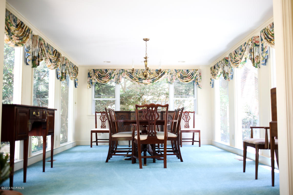 6597 River Road Washington, NC 27889 - Photo 11 of 20 Dining Room