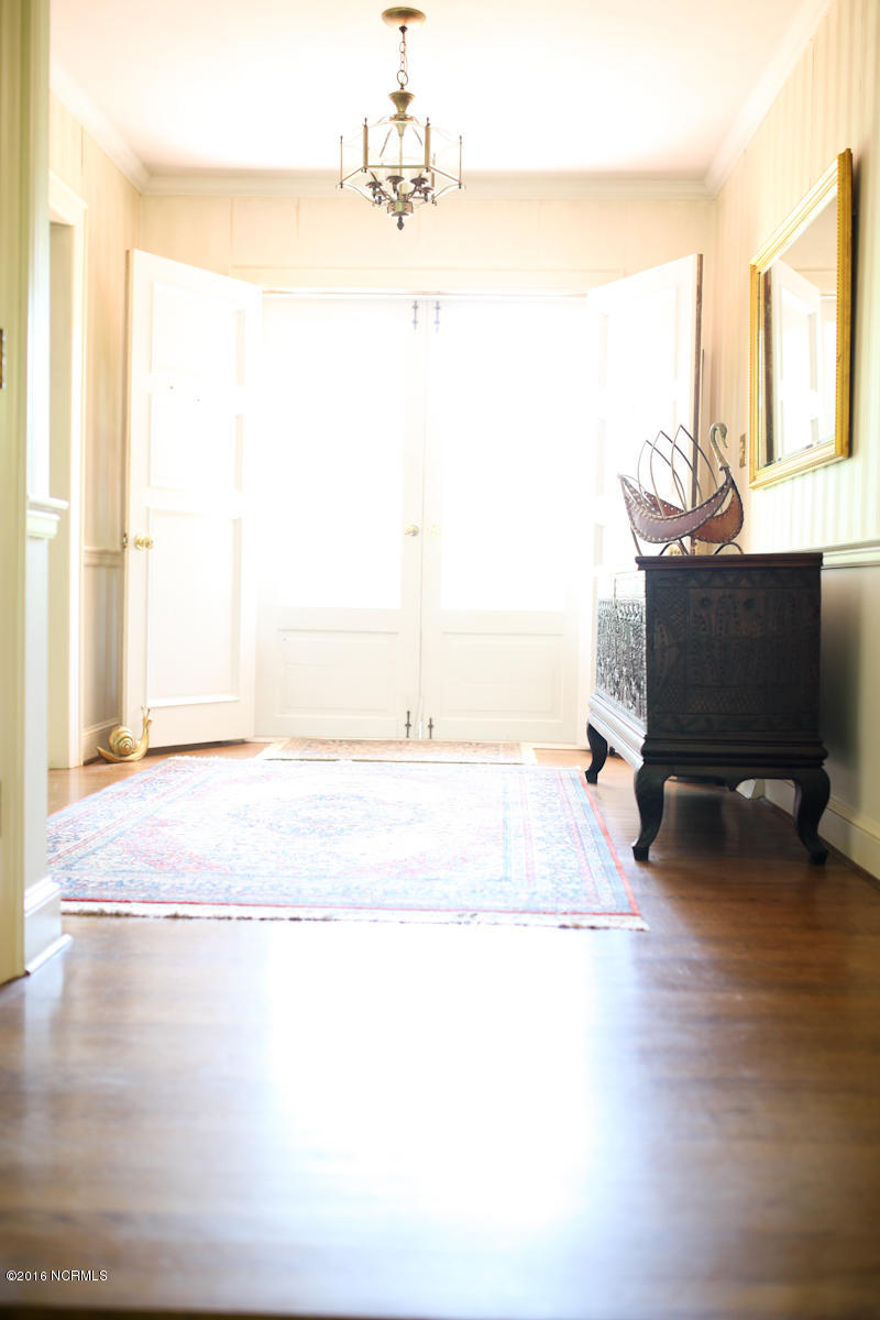 6597 River Road Washington, NC 27889 - Photo 15 of 20 Foyer