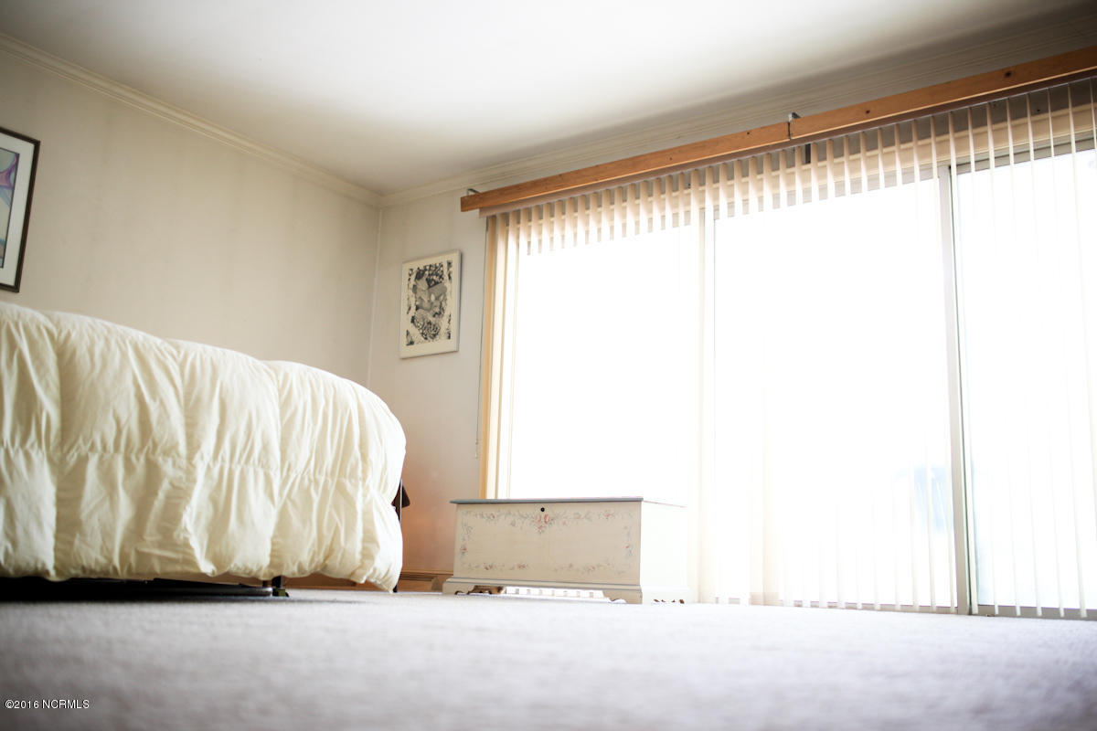 6597 River Road Washington, NC 27889 - Photo 10 of 20 Master Bedroom