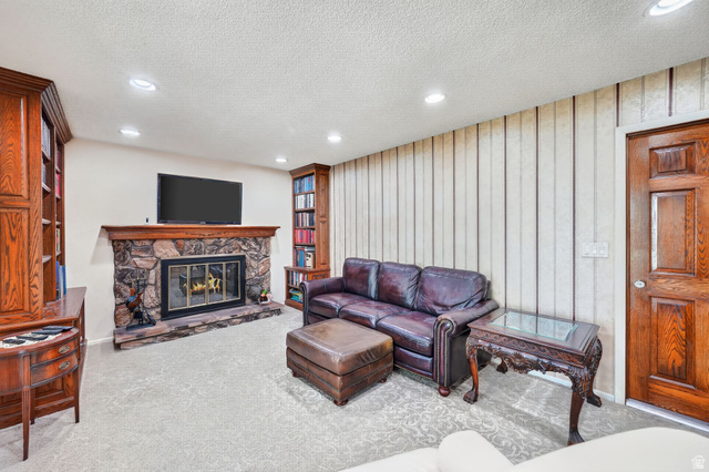 8972 Ida Lane Sandy, UT 84093 - Photo 10 of 35