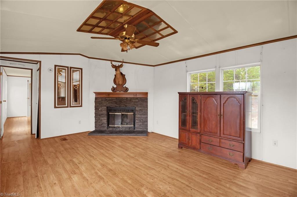 216 Star View Drive King, NC 27021 - Photo 15 of 38 Living Room