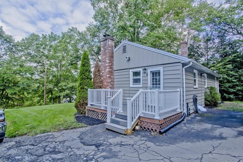 274 South Longyard Road Southwick, MA 01077 - Photo 3 of 31 Gallery Image 3